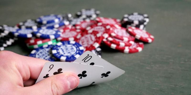 Thứ tự bài Poker là một kỹ thuật đánh bài quan trọng