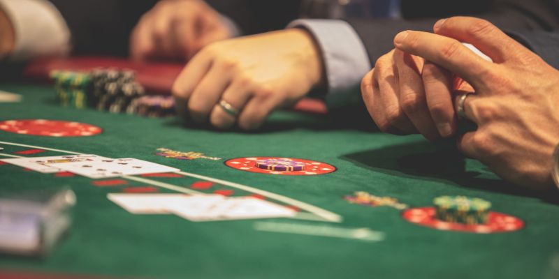 Tại Việt Nam, poker được du nhập vào khoảng 15 năm gần đây