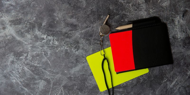 Tính chất trận đấu càng quan trọng thì khả năng xuất hiện thẻ càng cao